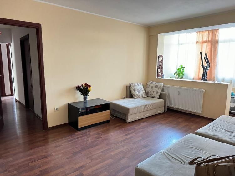 De vânzare: apartament 4 camere Apusului - Poză 1