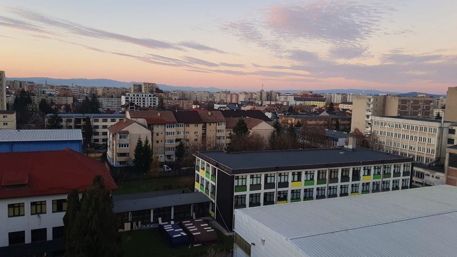 Apartament decomandat cu 3 camere, 66 mp., Calea București - Poză 1