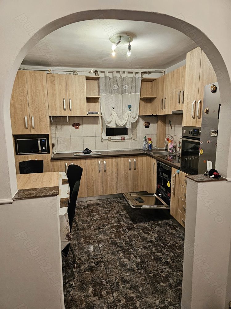 BRASADAS vinde ap 3 cam etaj 4/4. - Poză 6