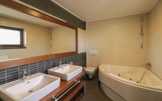 Duplex cu teren de 383 mp, cartier Borhanci - Poză 20