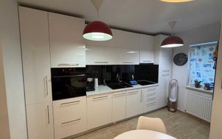 Apartament cu 3 camere decomandate, 65 mp, boxă, parter înalt. - Poză 1