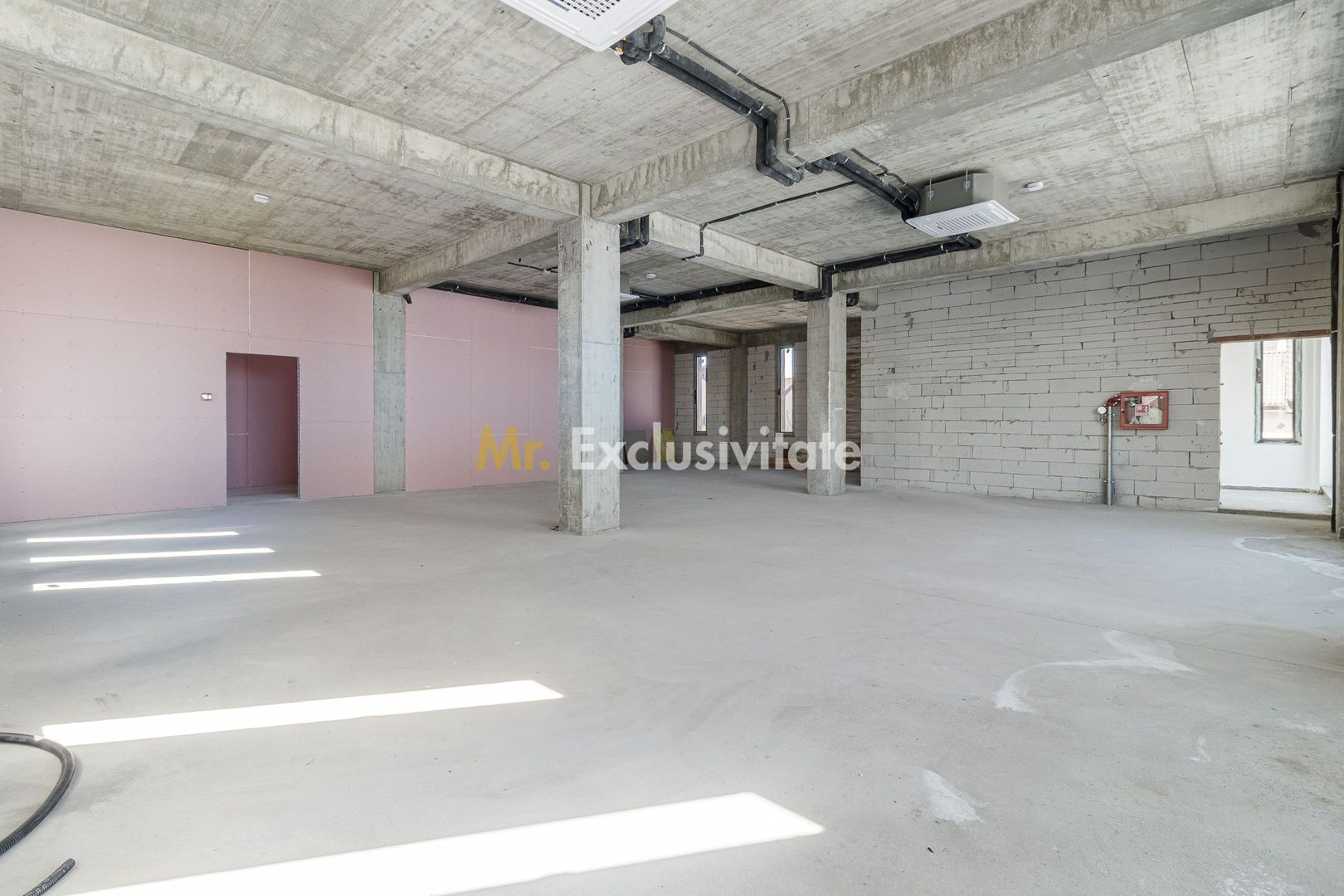 Spatiu comercial de la 14 euro de inchiriat Amber Forest Plaza - Poză 12