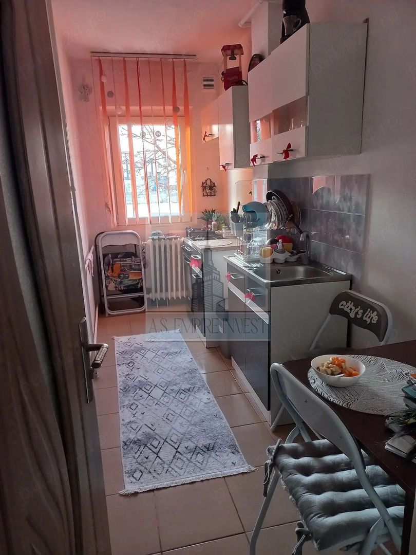 Garsoniera, decomandata, Tractorul, zona case Coresi - Poză 3