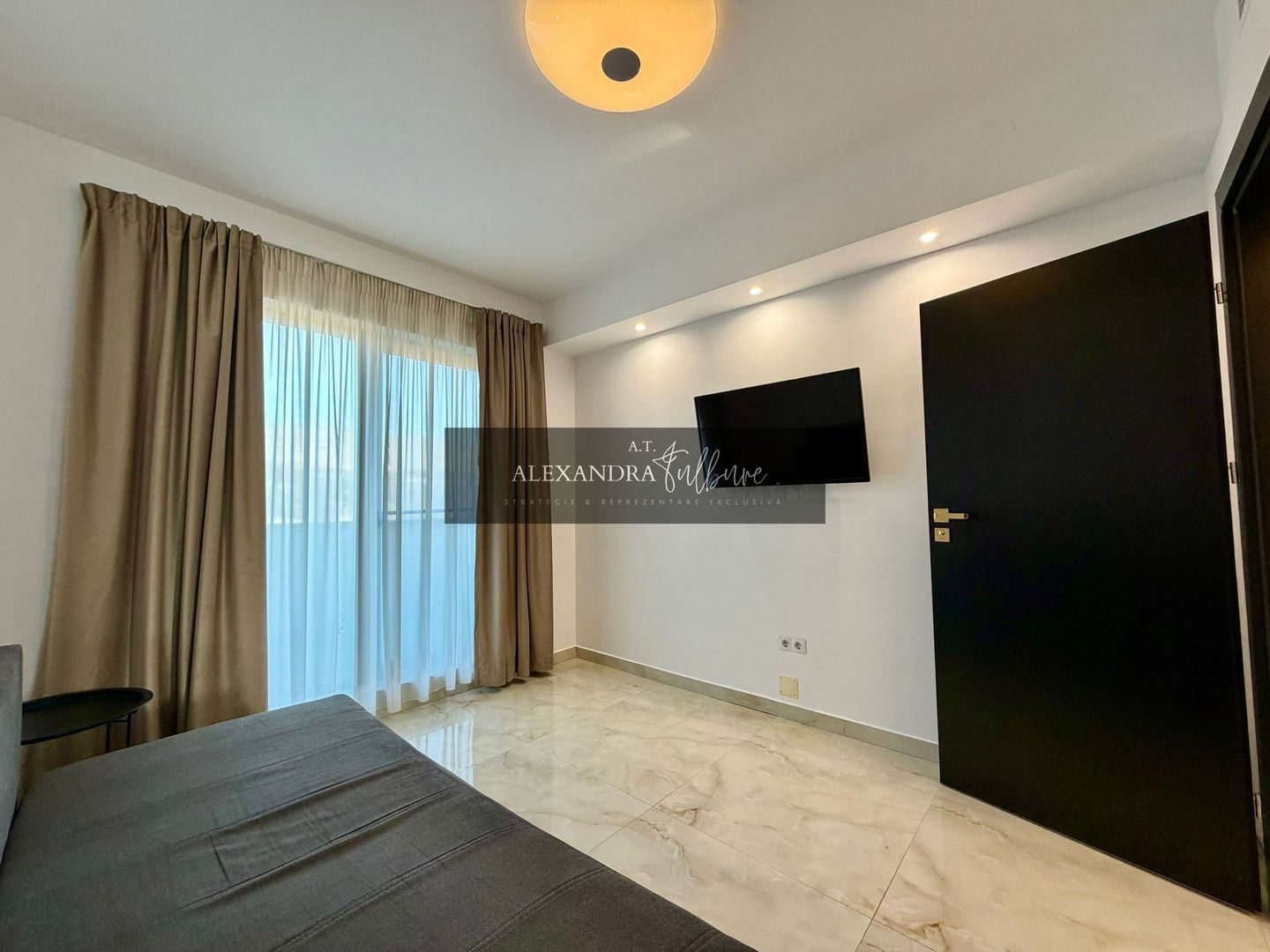 Penthouse de vanzare | 3 camere | 2 bai | 76mp | terasa 76mp | garaj - Poză 8