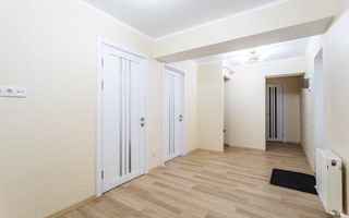 Vânzare, apartament, 2 camere, strada Florilor Rîșcani - Poză 3