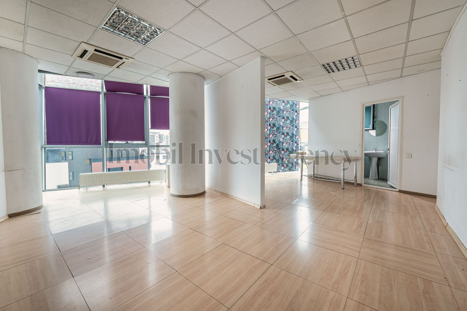 Cladire de birouri Vitan pretabilă pentru diverse afaceri. - Poză 3