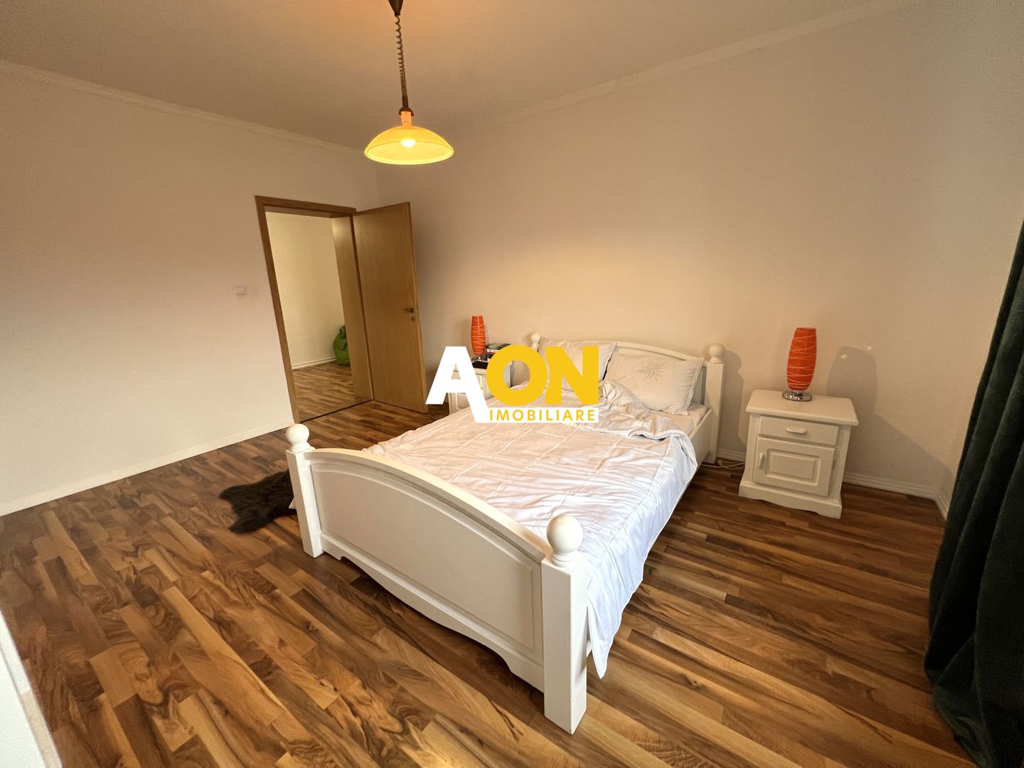 Casa de vanzare - 5 Camere, 2 Bai,  Garaj, 1000mp Teren - Poză 16