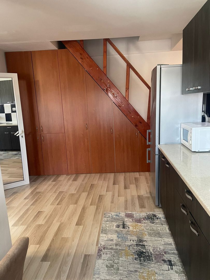 Apartament/mansardă 3 camere,Micro 17,utilat si mobilat - Poză 11
