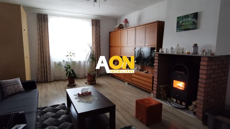Casa in Centru zona linistita - Poză 1