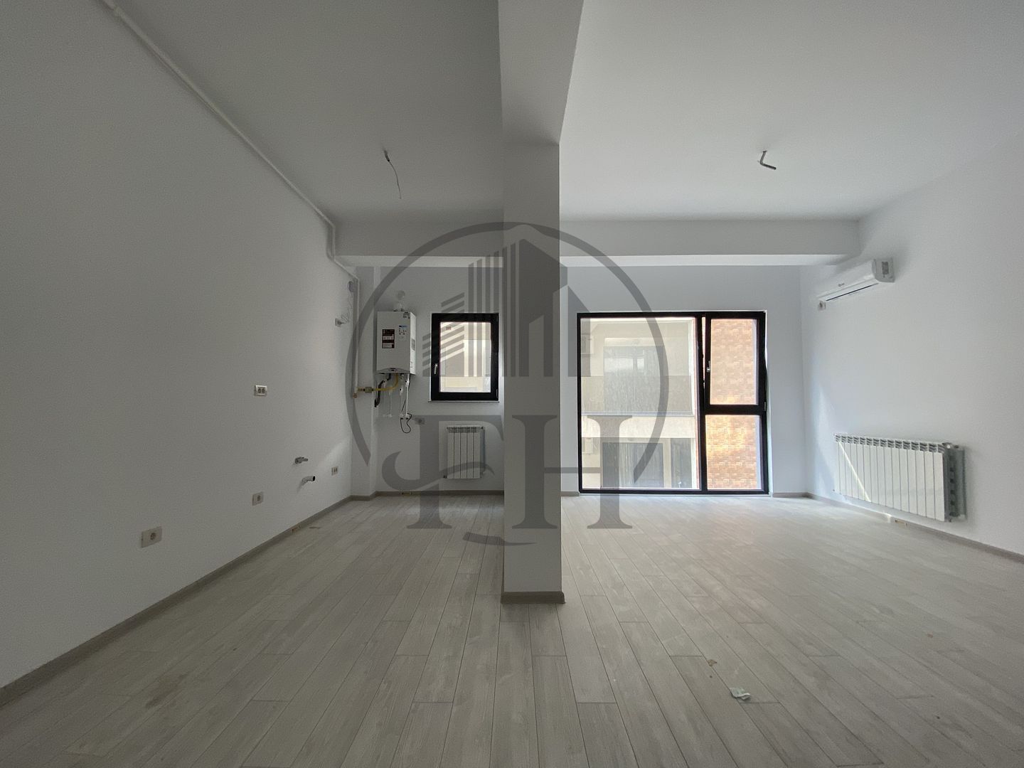 SOLD / VANDUT Apartament cu 2 camere de vânzare în zona Nord-Est - Poză 3