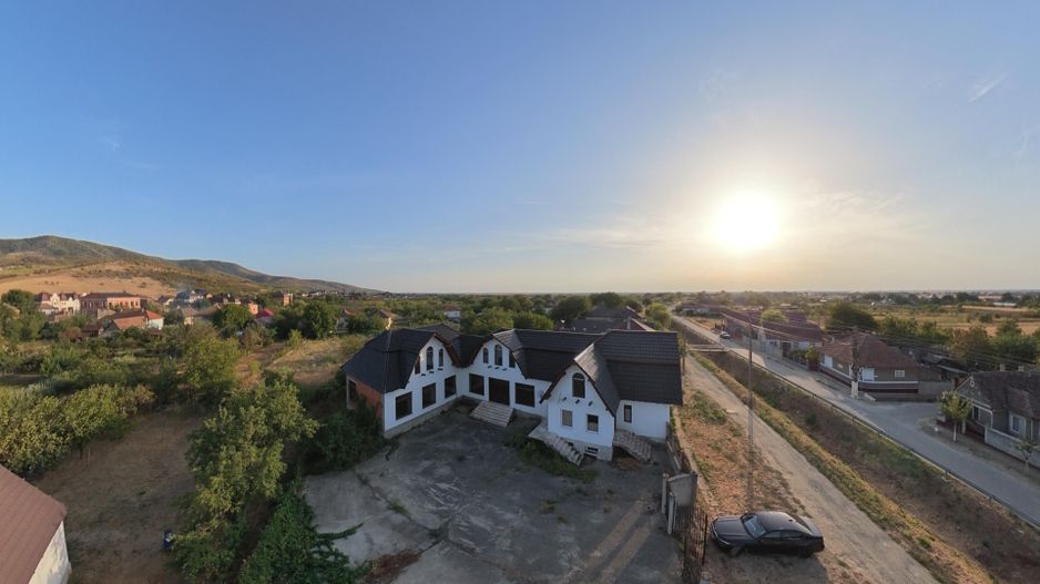 Casă 300 mp  cu posibilități multiple în Covăsânț - Poză 12