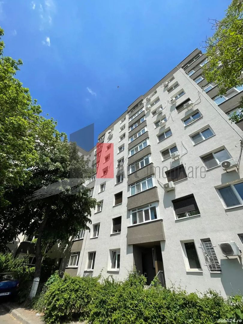 vand apartament 3 camere - Poză 1