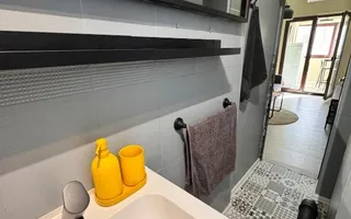 Garsoniera I Airbnb  I Vedere spre Palatul Parlamentului I Creditabil - Poză 14