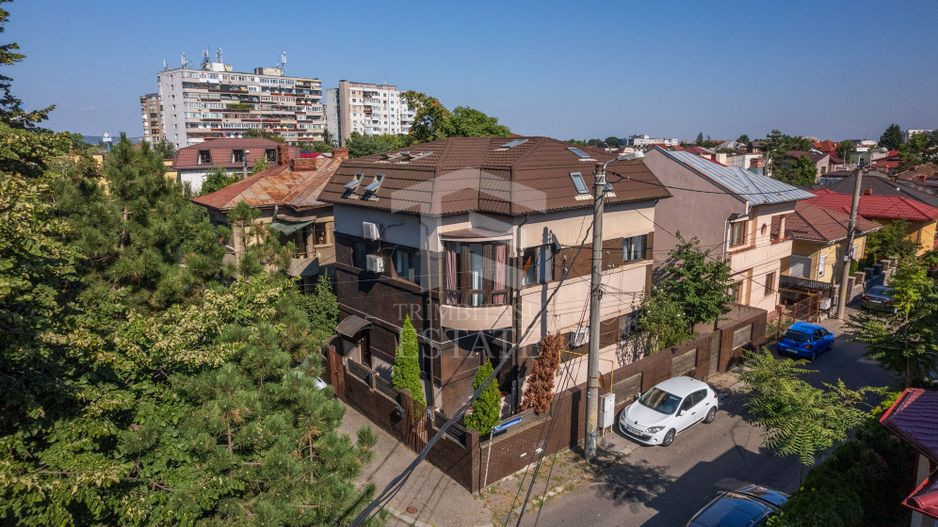 VILĂ CU PERSONALITATE ȘI ISTORIE Ploiești – Strada Sighet nr. 6 - Poză 1