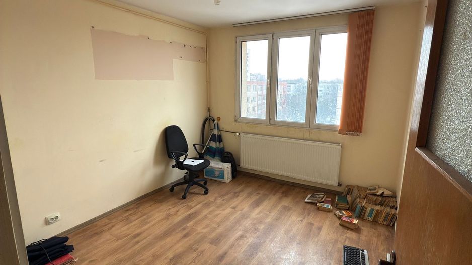 Apartament incapator, patru camere, Resita-Berceni, 120.000€ negociabil - Poză 14