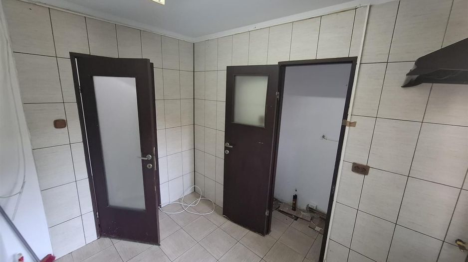 3 camere zona G. Lazar centrala. parter - Poză 5