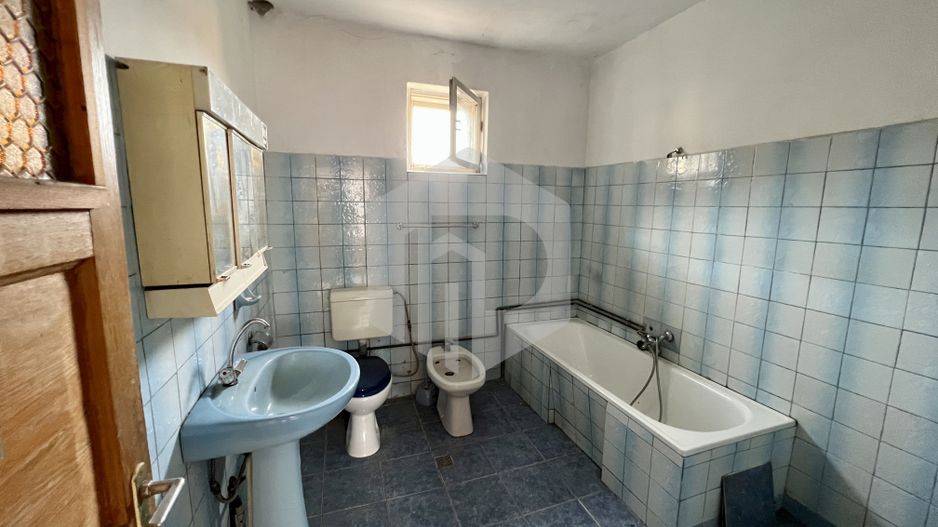 Casa individuala+ curte. Zona Lazaret/Balanta/ 3 Apartamente - Poză 11