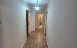 Vand apartament 3 camere Centru - Poză 5