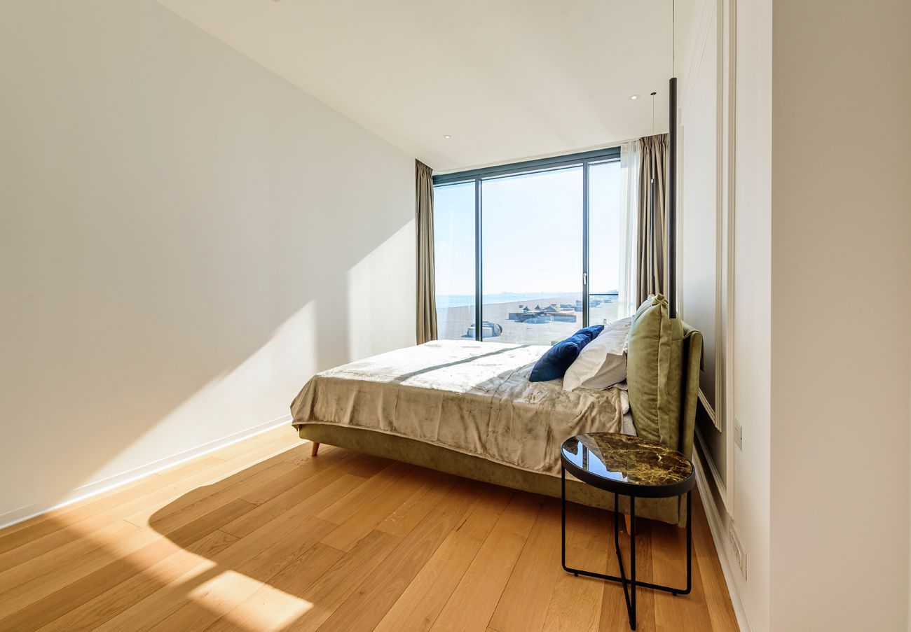 Apartamentul de la Malul Mării – Eleganță Contemporană în Inima Stațiunii - Poză 23