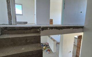 Casă / Vilă patru camere, curte proprie 250 mp, stil Duplex - Poză 11