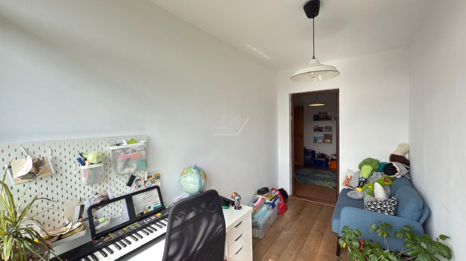 Pozitie excelenta - situata la margine. 3 dormitoare. Curte mare. - Poză 9