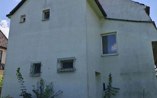 Casa individuala 185 mp utili S + P + E garaj si teren 777 mp Central - Poză 8