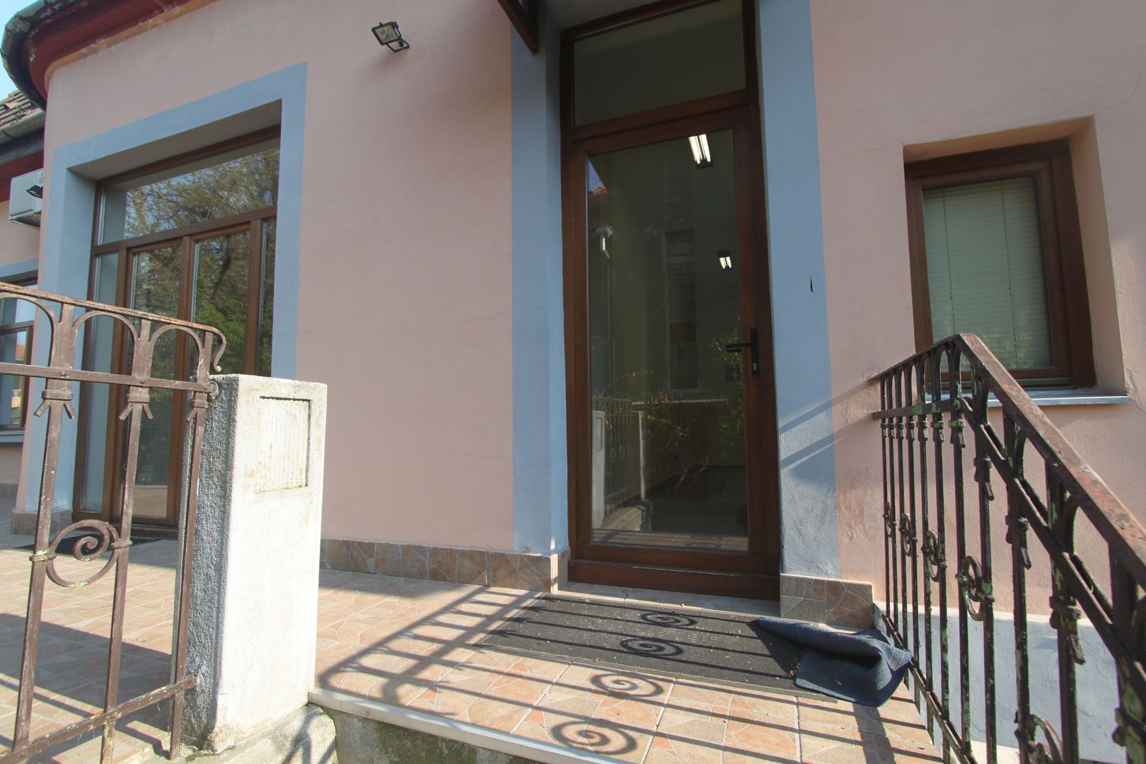 Birouri în vila - zona Balcescu - Poză 3