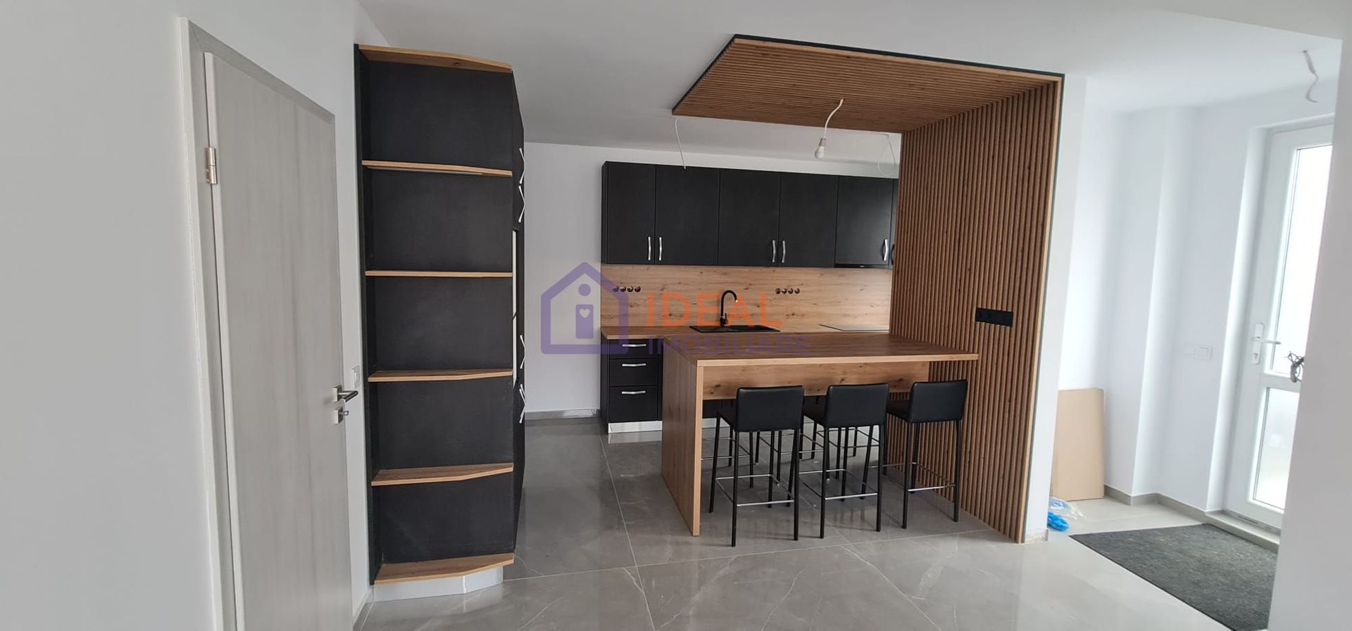 Casa tip quadruplex cu 4 camere in Calea Cisnadiei, zona Casa de Apa - Poză 2