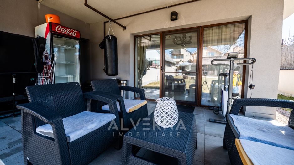 Casa individuala, 219mp, 5 camere, 4 terase, curte, zona Dambul Rotund - Poză 14