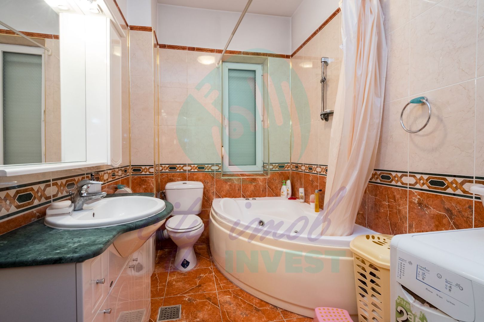 Vila spatioasa in zona Erou Iancu Nicolae - British School - Poză 14