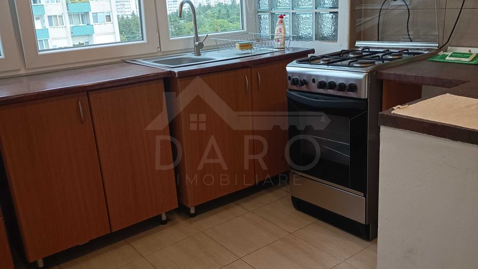 Inchiriez apartament 2 DORMITOARE SI UN LIVING in Tudor - Poză 2