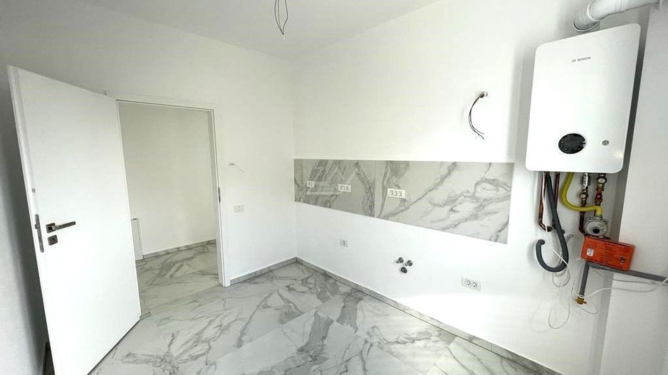 Decomandat. Loc de parcare. Spatiu depozitare pod. - Poză 5