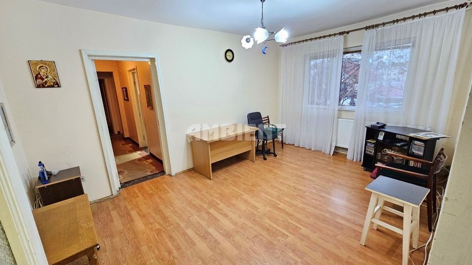 Apartament 4 camere, etaj 1, zona DONICI; - Poză 1