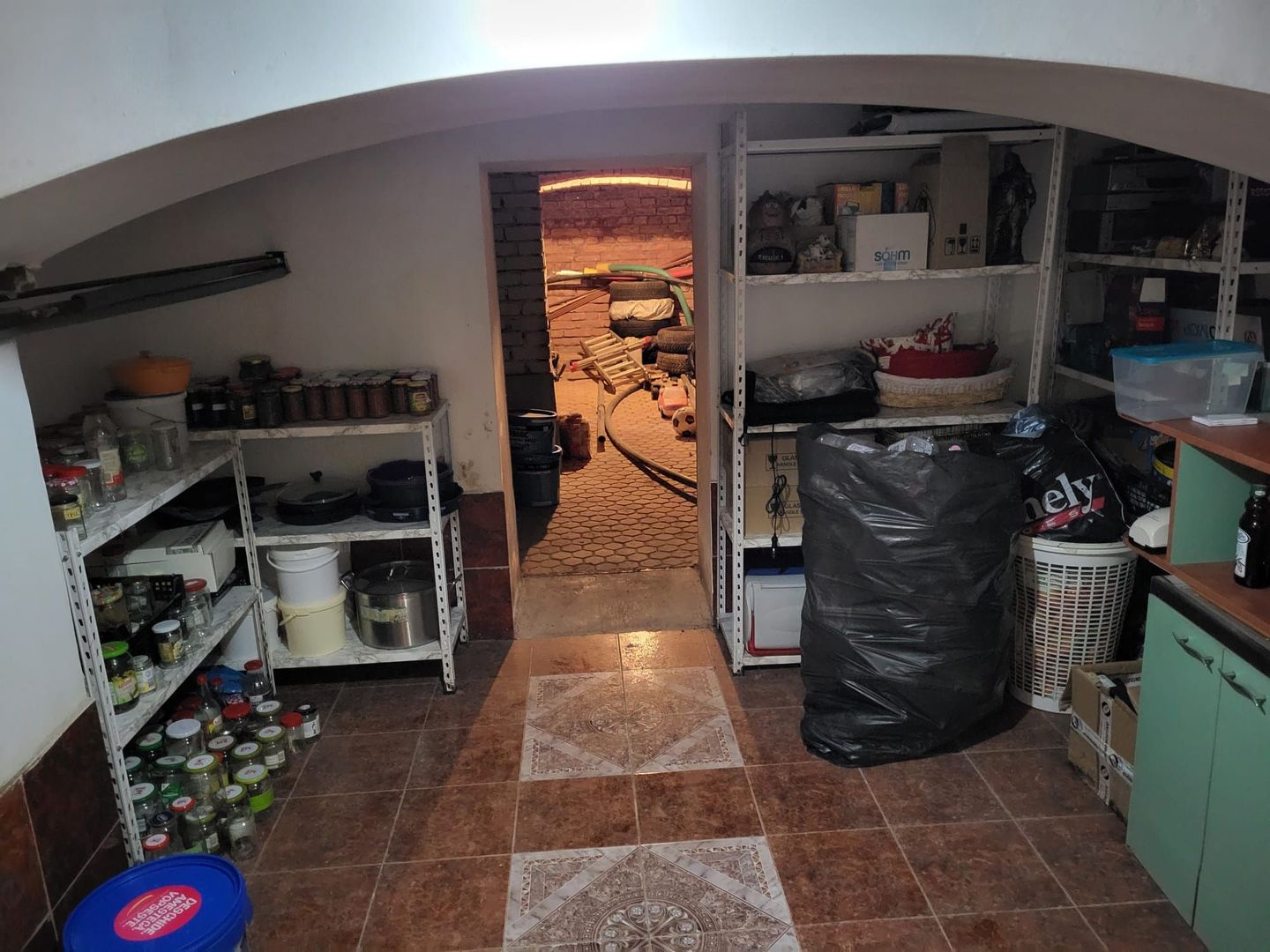 Casă cu piscină interioară -Turnișor - Poză 8