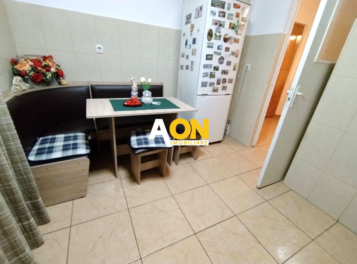 Apartament 3 camere, 68 mp utili, Cetate, zona Piata Cetate - Poză 3