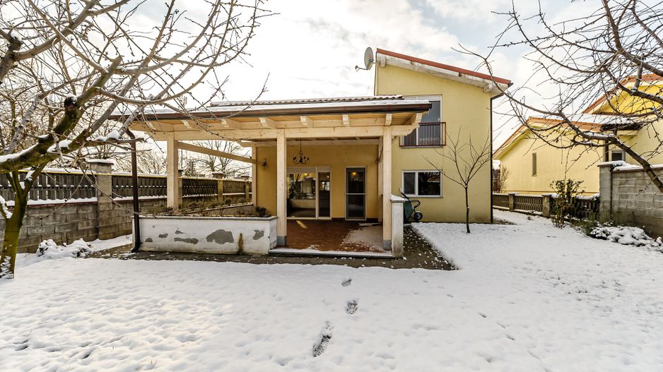 Casă frumoasă și plină de lumină. - Poză 16