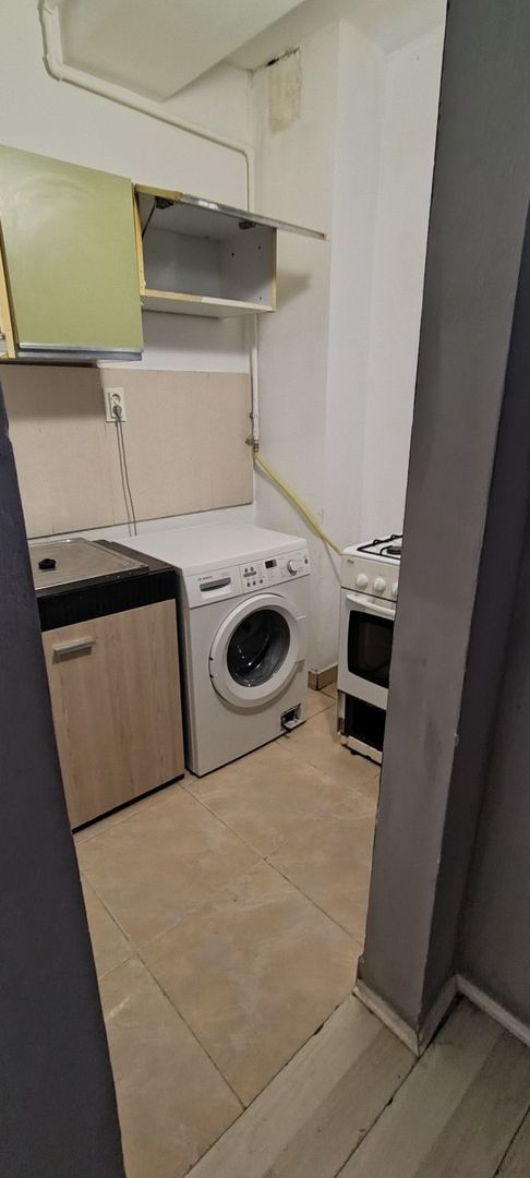 BRASADAS vinde garsoniera la etajul 1/4 pe Ostrovului. - Poză 2