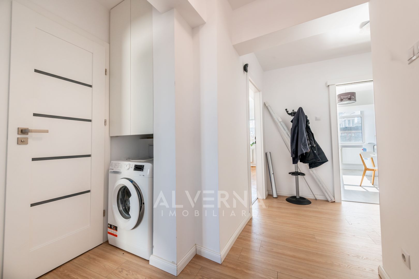 Spatiu birou 75mp + balcon | 3 camere | 2 bai | bucatarie | Cipariu - Poză 9