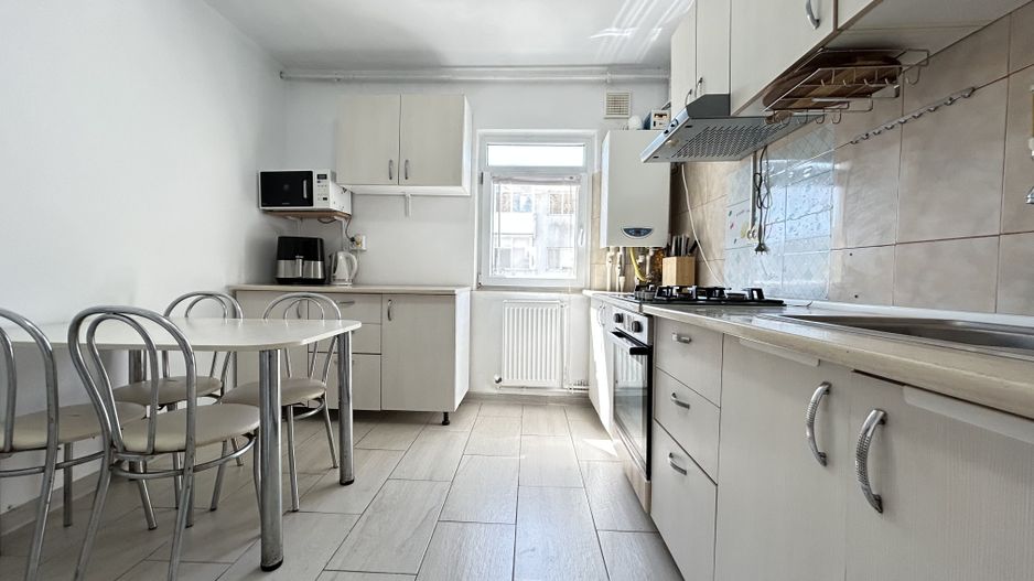 Apartament 4 camere 70 mp 2 bai centrala termica - Inel 2 - Scoala 39 - Poză 3