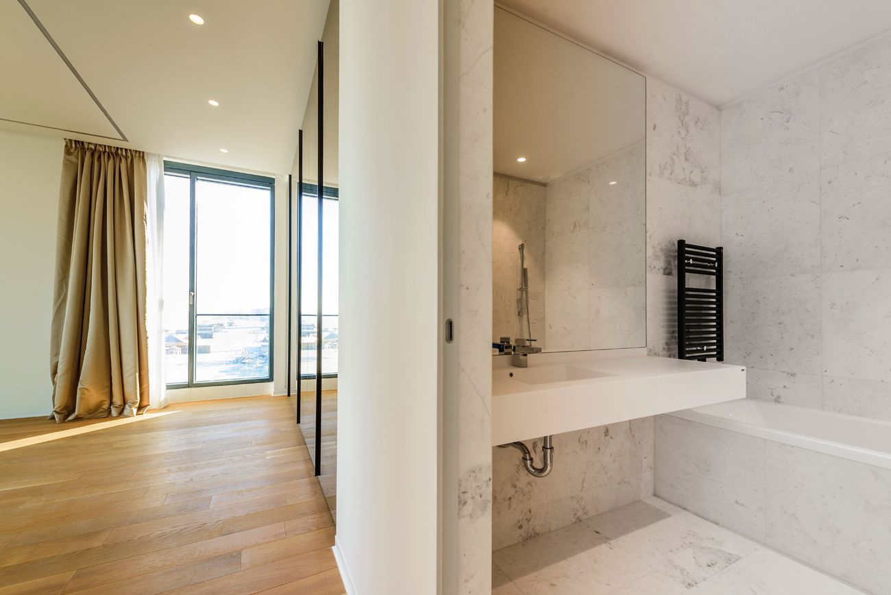 Apartament de 5 camere spațios, situat în zona Nord din Constanța - Poză 12