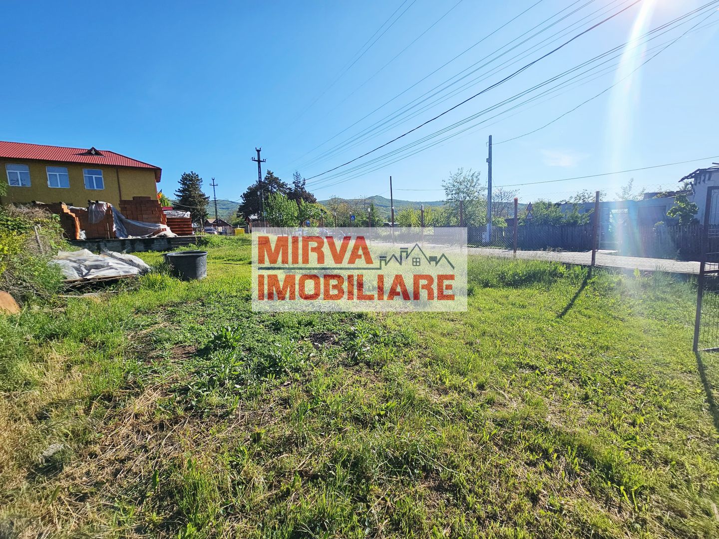 Teren de vânzare în Lapoș – 1000 mp cu beci - Poză 1