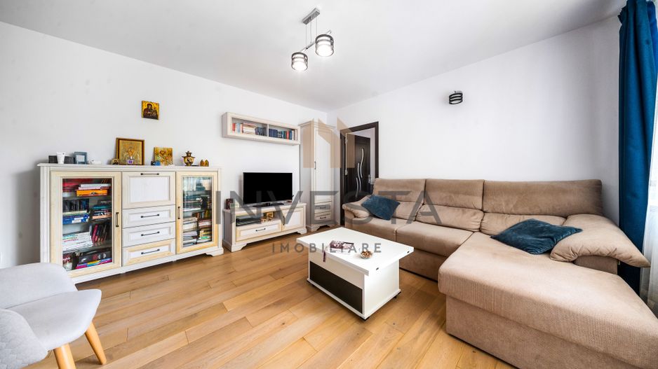 Apartament 3 camere, renovat, balcon 11 mp, etaj 1, strada Unirii! - Poză 3