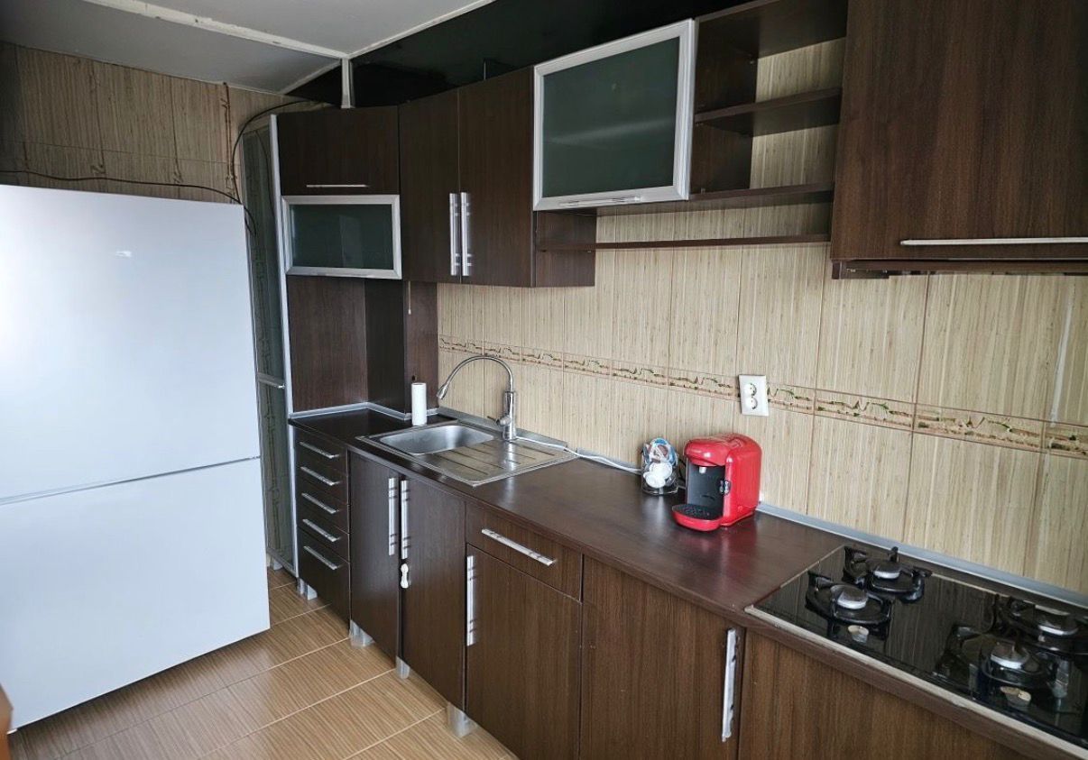 AP. 3 CAMERE TITAN, BLOC REABILITAT,BUCATARIE INCHISA,METROU 10 MINUTE - Poză 2