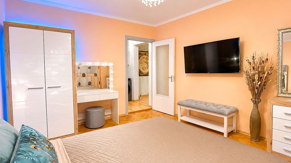 Comision 0%, Apartament 3 Camere, Decomandat, Etaj 3, Garaj, Aradului - Poză 2