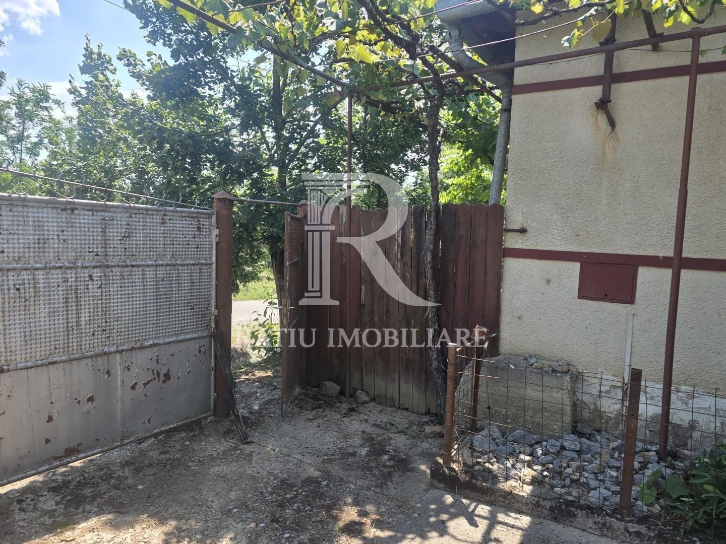 Casa de vânzare cu teren generos | Sumugiu | Bihor - Poză 3