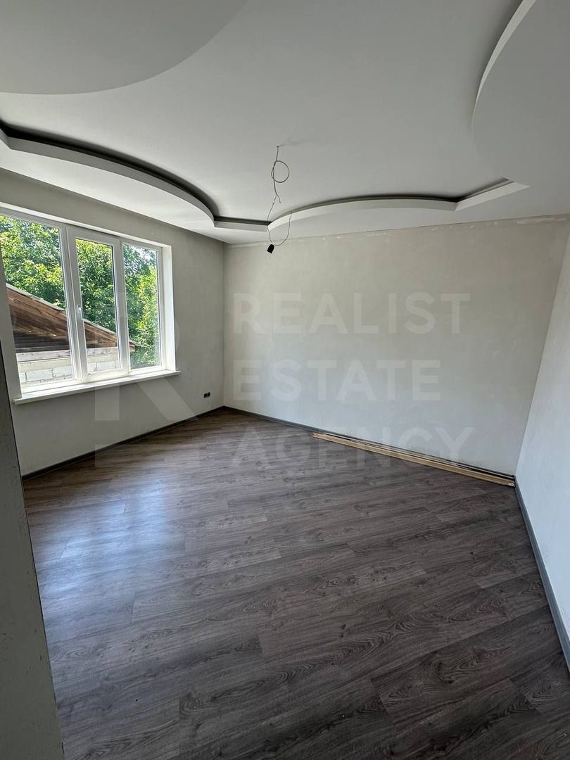 Vânzare 2 case pe un teritoriu, situată pe satul. Marandeni. - Poză 10