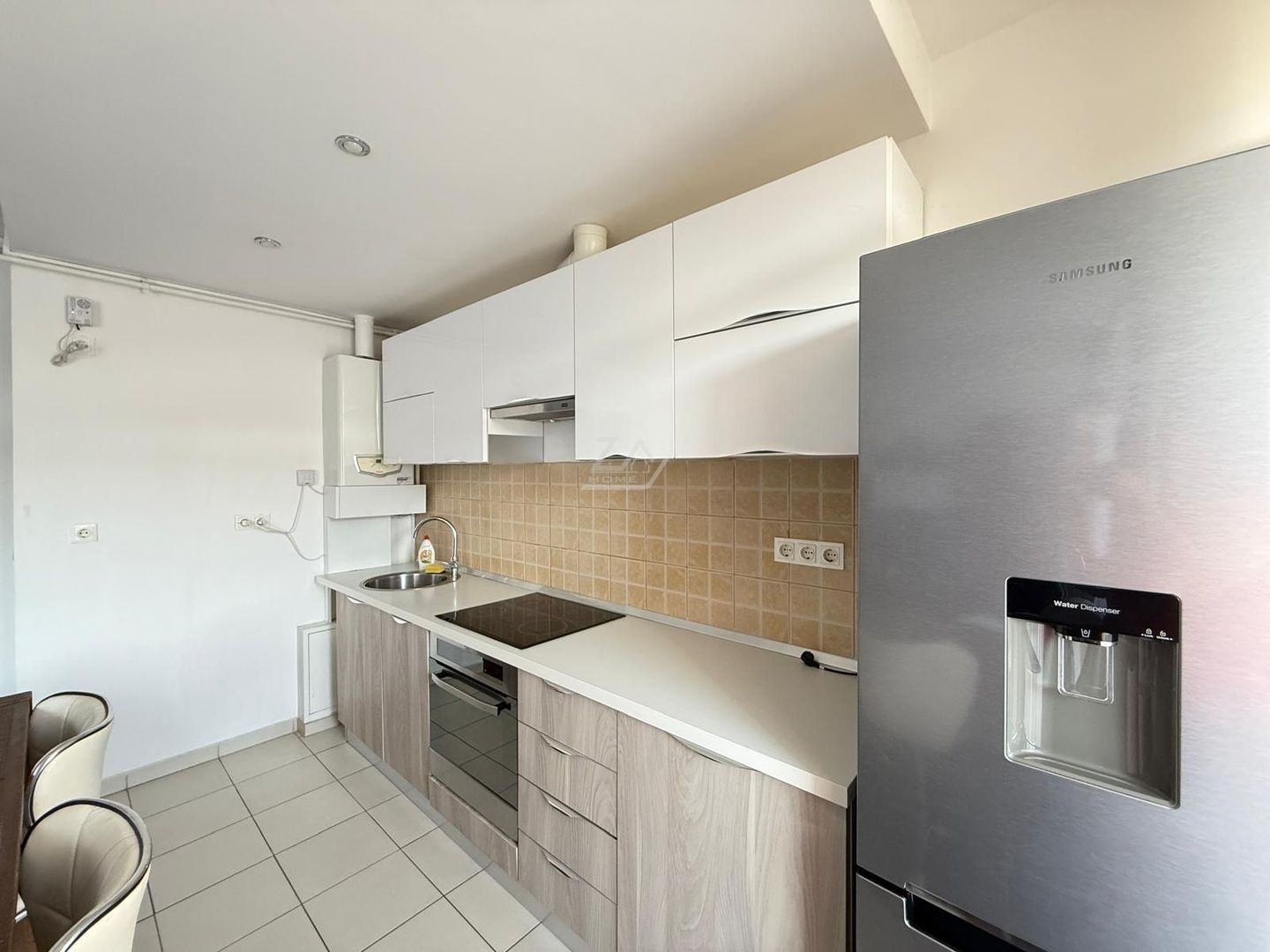 Complex Uranus. Balcon mare. Loc de parcare subteran. - Poză 5