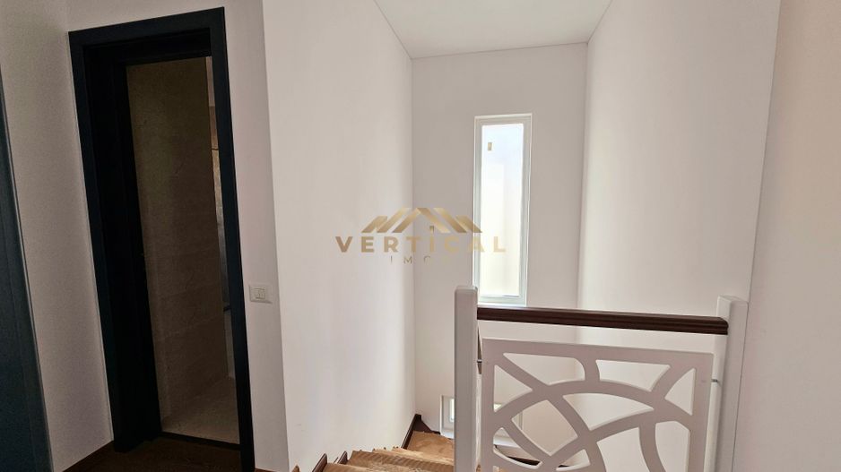 De vanzare vila 4 camere - cartier Mega Parc Residence -comuna Berceni - Poză 12