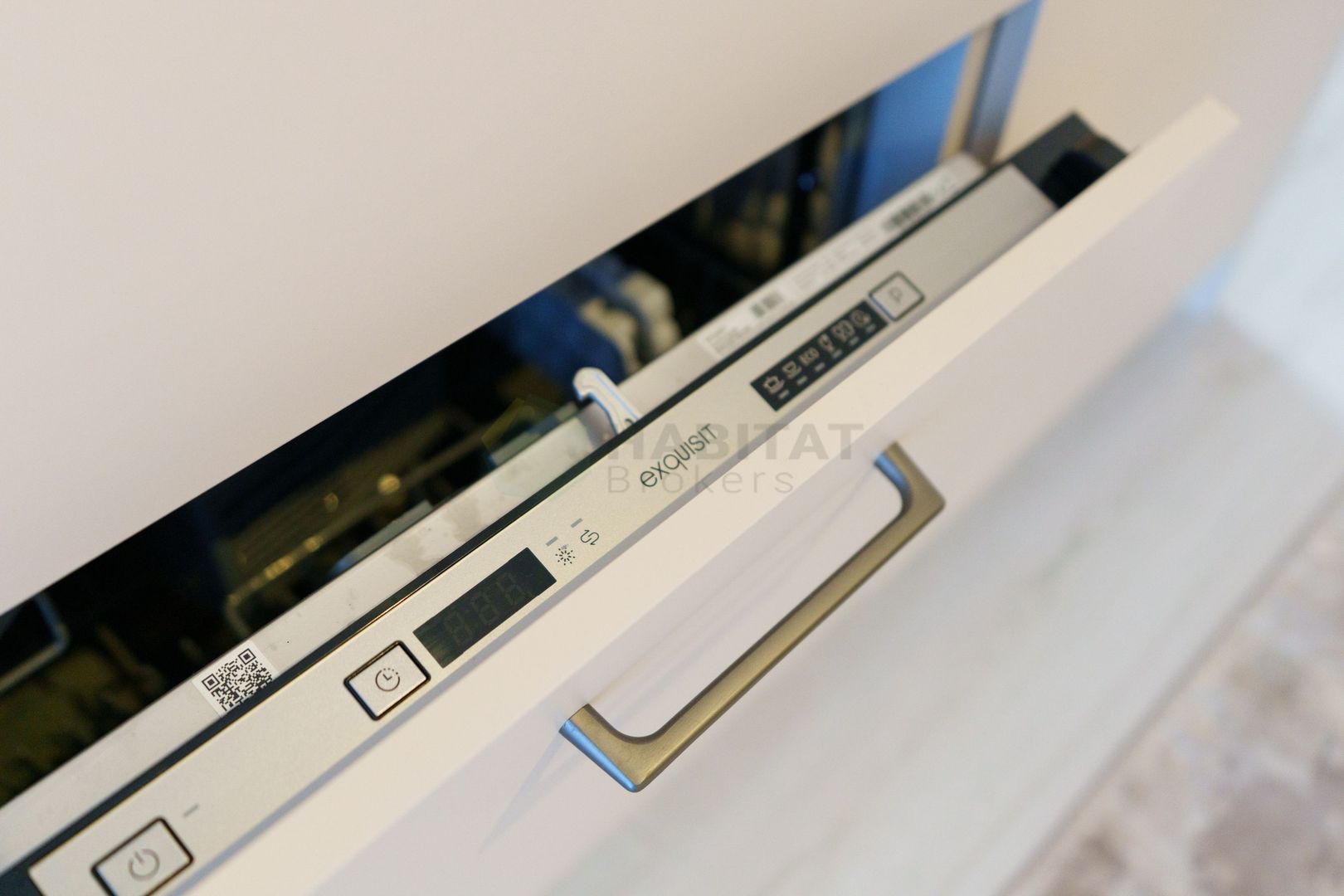 Studio modern, renovat complet 2025 | Complex Forest Tunari | Parcare inclusă - Poză 10