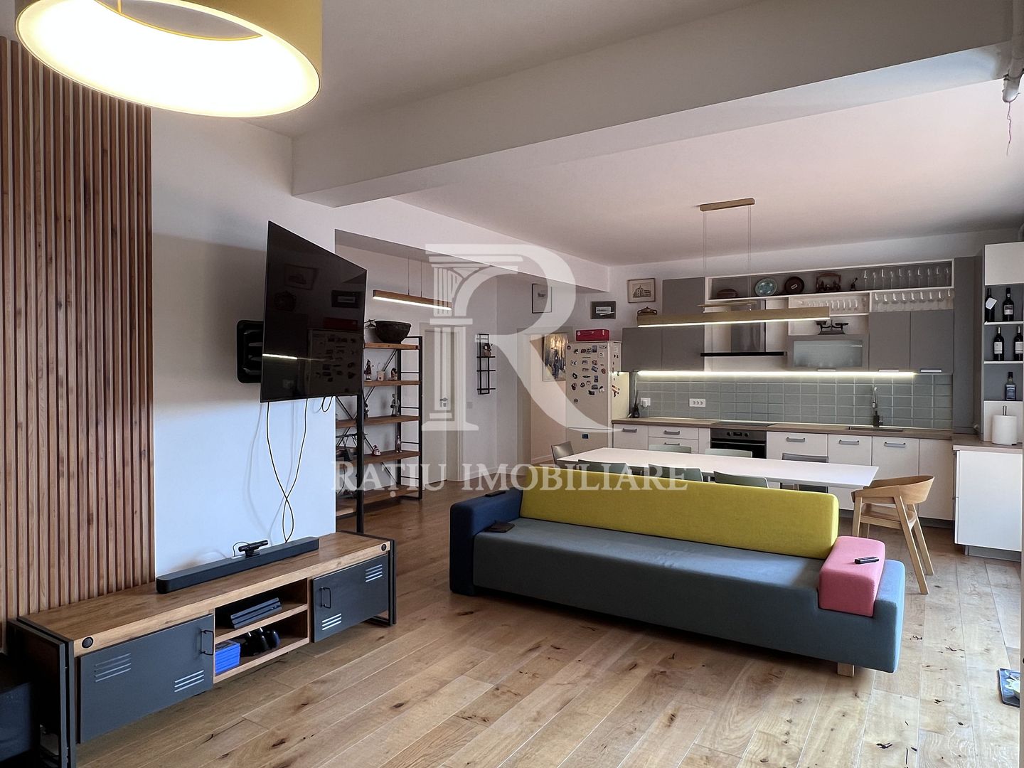 Penthouse cu Design Eclectic | Central | Panoramă Unică | Oradea - Poză 4
